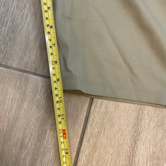 Under Armour Boys Khaki Golf Shorts Size 16 Tan Polyester NWT - Picture 8 of 11